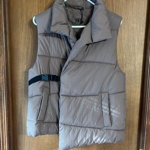 Zara puffer vest size 13 14